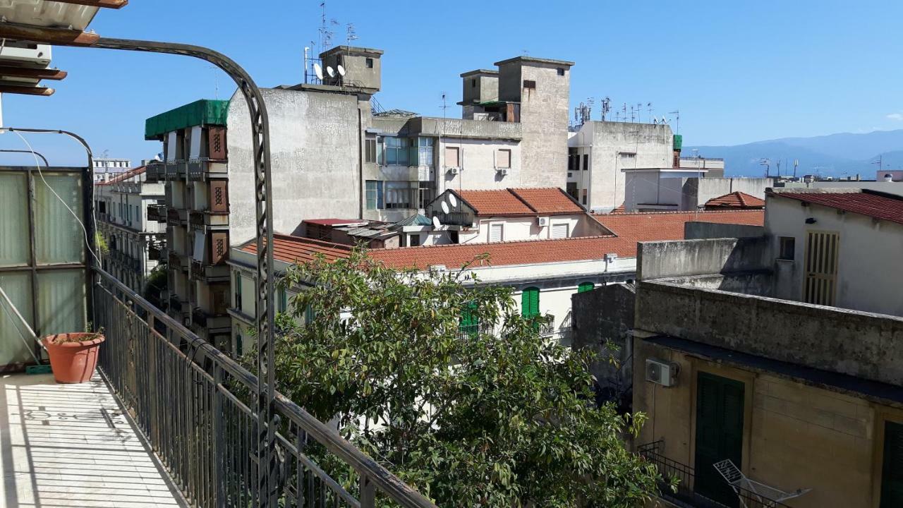 Il Tuppo - Al Centro In Cima Lejlighed Messina Eksteriør billede